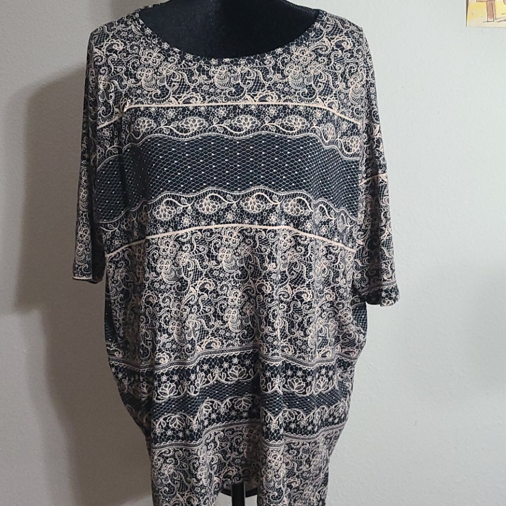 LulaRoe perfect tee